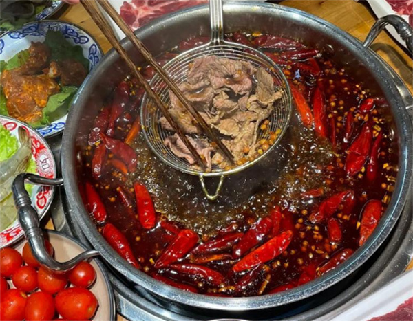 李姑婆鲜切牛肉自助火锅加盟