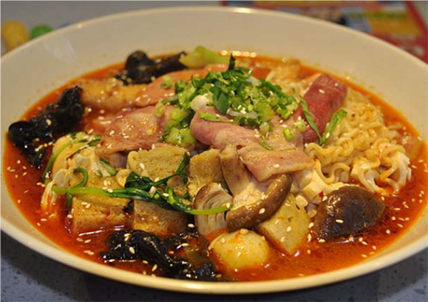 赛村花麻辣烫加盟费