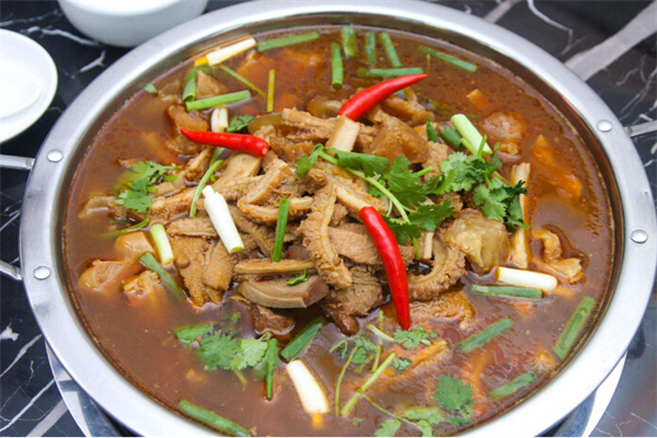 椒二哈牛杂火锅加盟