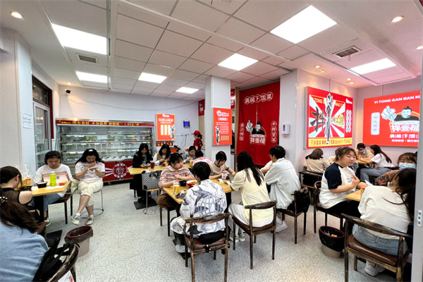 拌壹桶干拌冒菜加盟