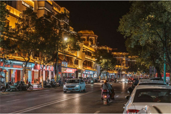 为何柏崖馆加盟足疗店在小城市更具优势？