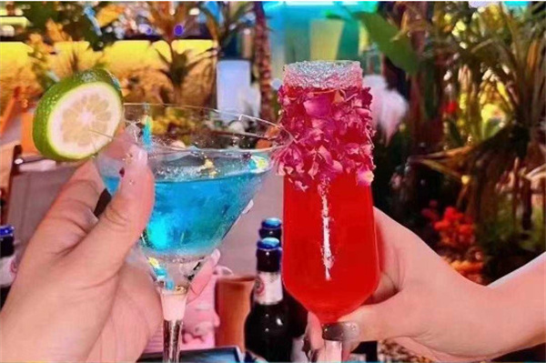 酒零派对——花式预调精酿,味蕾的极致盛宴!