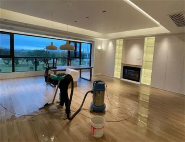 上海开荒保洁多少钱一个平方？