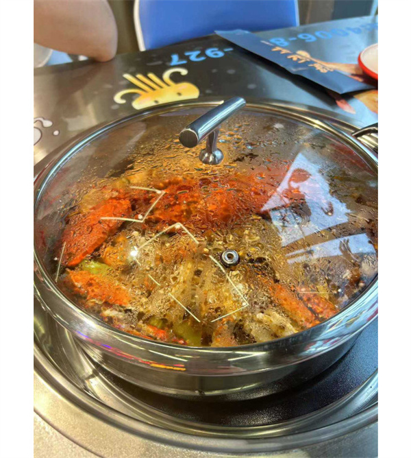 蟹食客海鲜焖锅;海鲜盛宴:焖香四溢