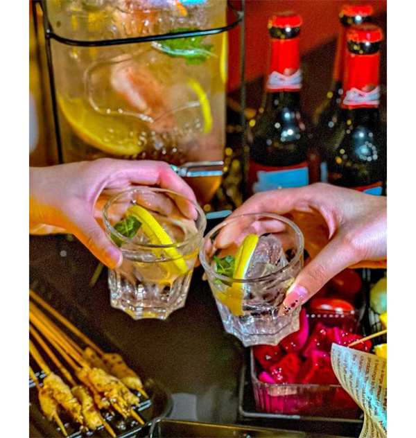 酒零派对：夜色里的微醺乐园