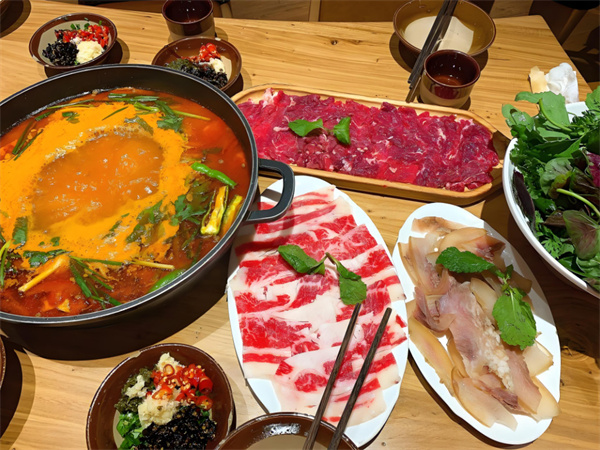 黔家婆酸汤鲜牛肉火锅加盟费