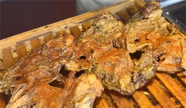 孔大拿翻滚烤鸡架加盟