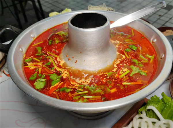 碰湘地火锅米粉加盟