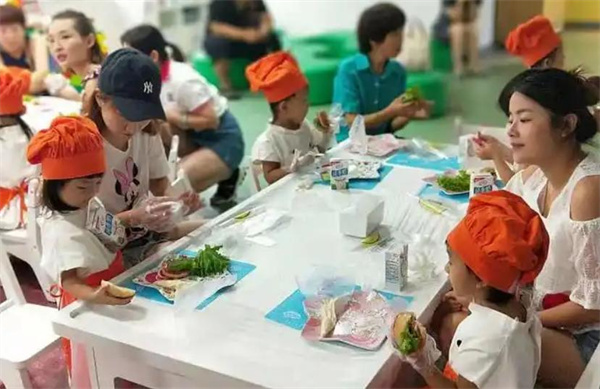 教孩子做饭整理亲子馆