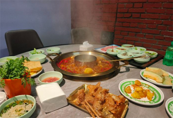 肥猫小二鱼蛙自助火锅加盟