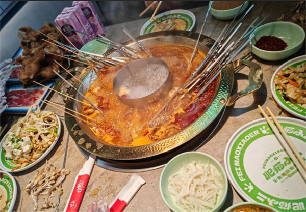 肥猫小二鱼蛙自助火锅加盟