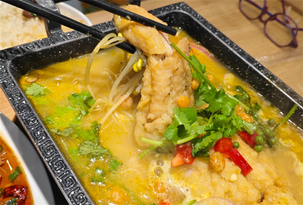 姜不管酸菜鱼加盟