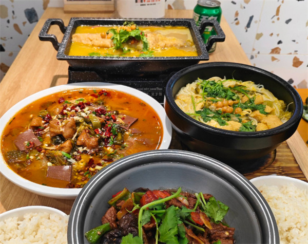 姜不管酸菜鱼加盟