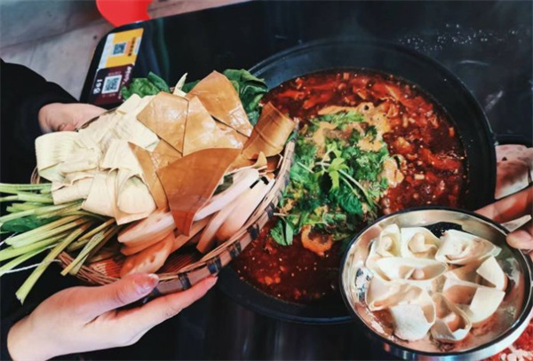 山下五厨渣渣牛肉火锅