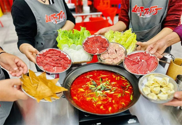 山下五厨渣渣牛肉火锅