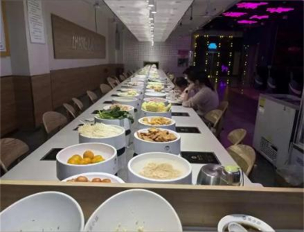 张小旋自助旋转火锅