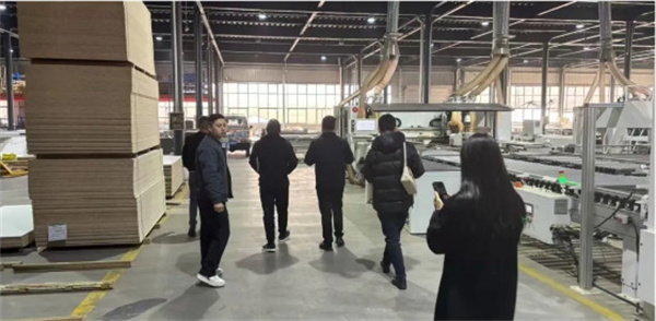 极致领航，整装破局：定制行业新征程！