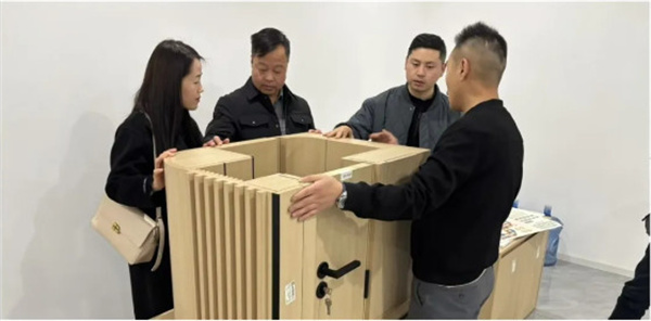 极致领航，整装破局：定制行业新征程！