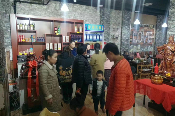 醉巴厨旋转小火锅加盟