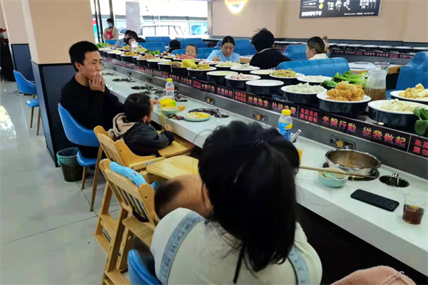 醉巴厨旋转小火锅加盟