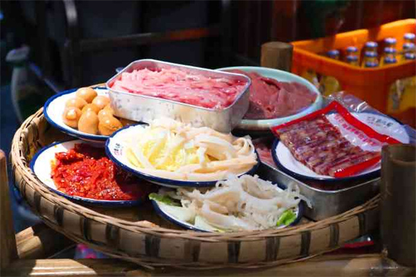 李八哥市井火锅加盟