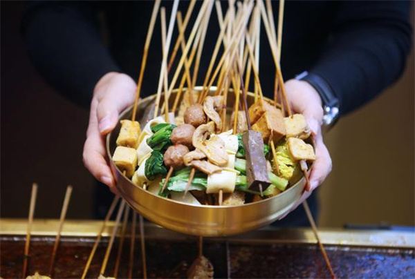 金烫烫麻辣烫加盟费