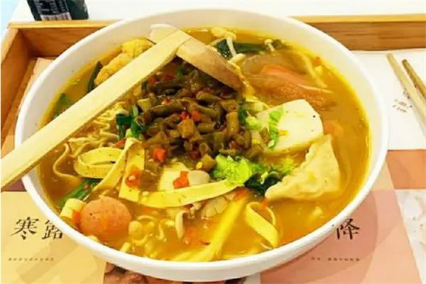 金烫烫麻辣烫加盟费