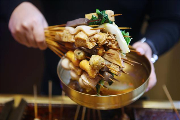 金烫烫麻辣烫加盟费