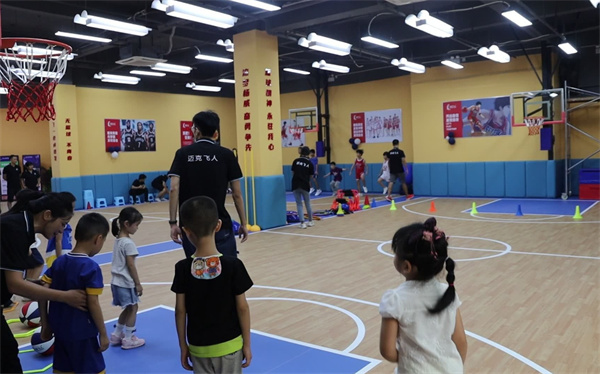 迈克飞人少儿篮球加盟
