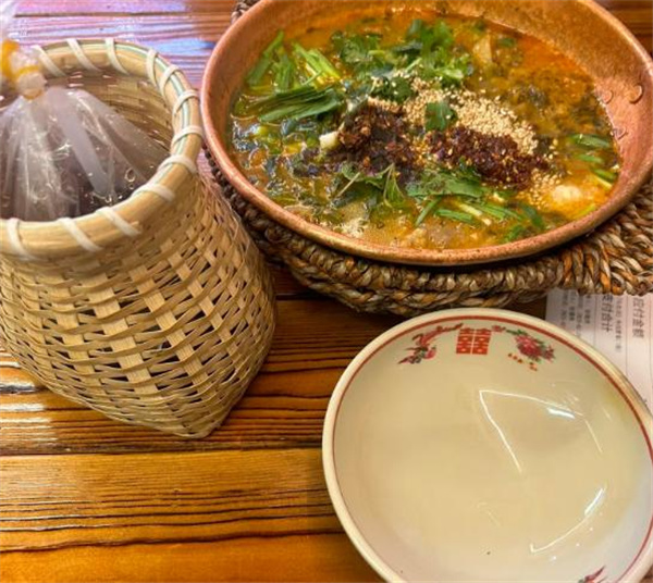 赵阗阗生烫牛肉米线