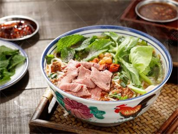 窄巷口生烫牛肉米线