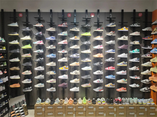 澜儿换鞋吧加盟