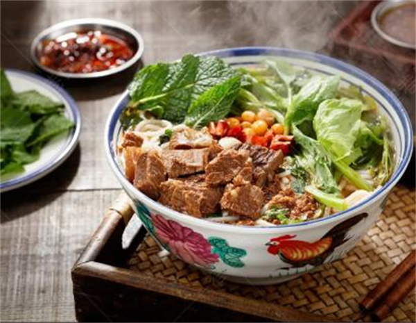窄巷口生烫牛肉米线