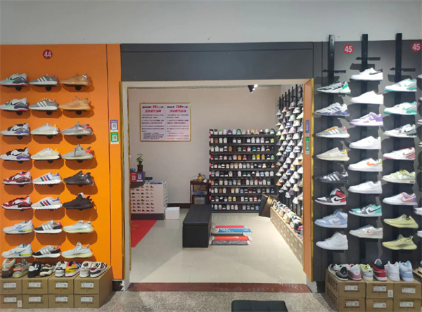 澜儿换鞋吧加盟