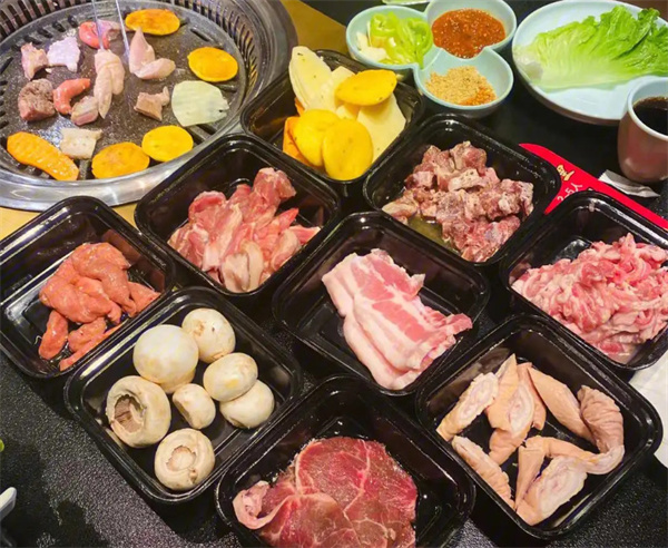 钱占里烤肉