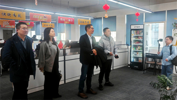 单元合伙模式专家刘少华老师参访千米快修总部