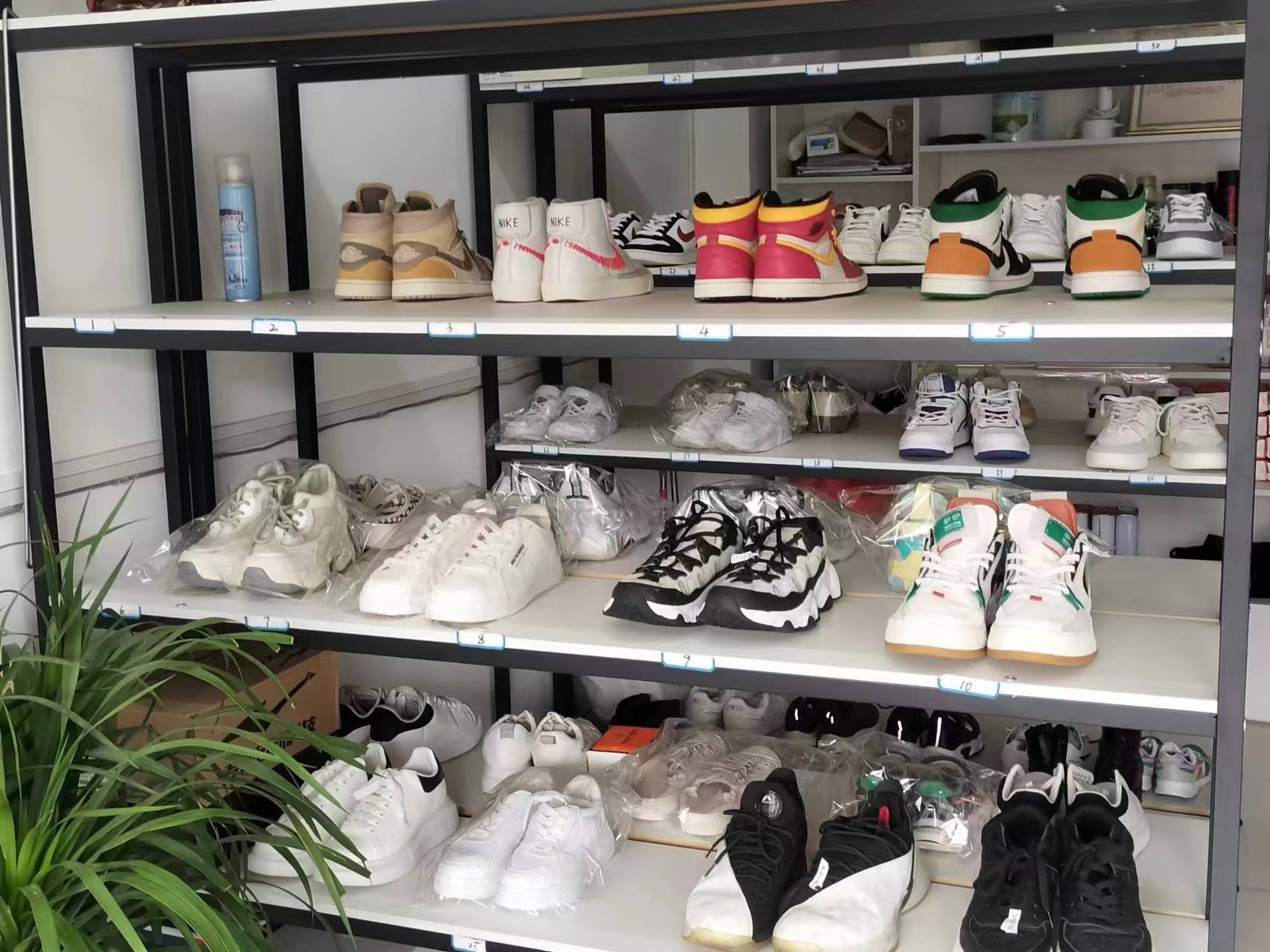 在上海洗鞋店挣钱吗？收益情况又如何？