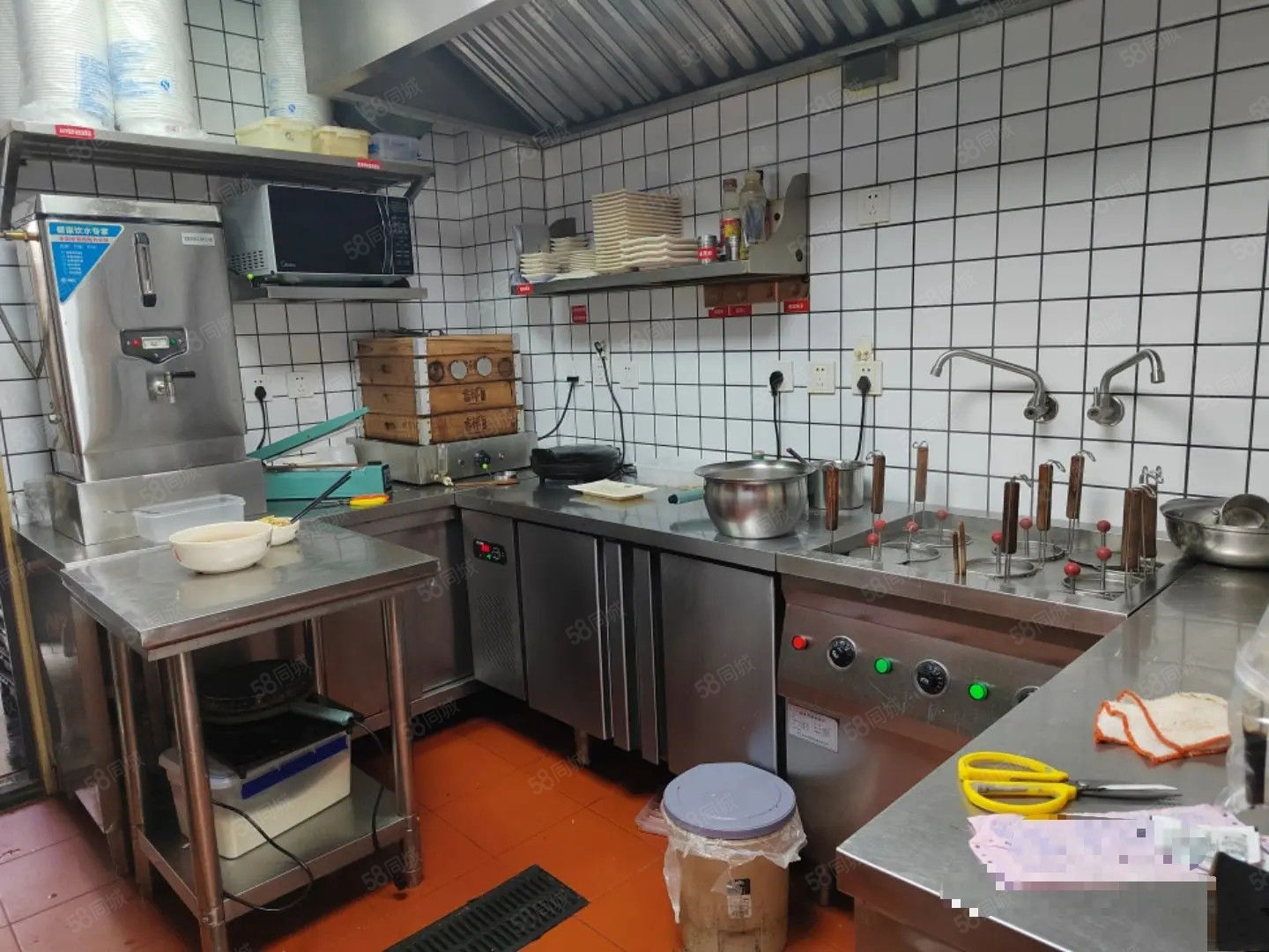 在竞争激烈的市场中，在上海纯外卖店能不能挣钱？