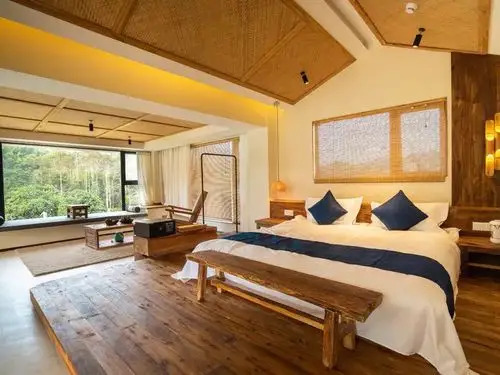 在文旅热潮与激烈竞争交织下，做民宿挣钱吗？