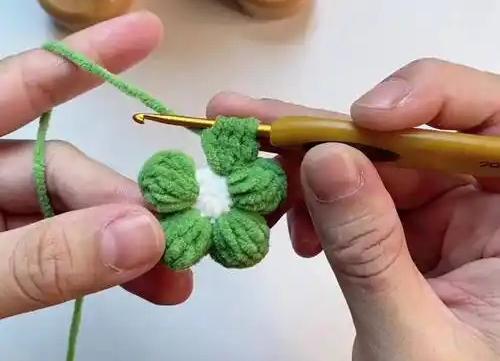 小小钩针撬动财富杠杆？在家做钩针编织挣钱吗？