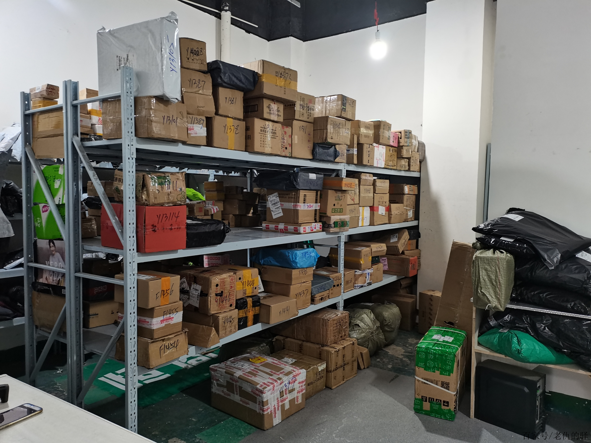 小区开个快递代收点挣钱吗？详细拆解利润来源与发展前景！