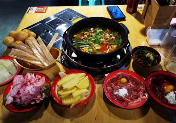 钱摊摊夺夺粉火锅加盟