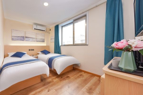 嘉利华连锁酒店