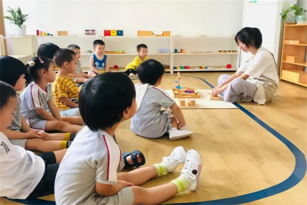 希爱佳早教托育加盟