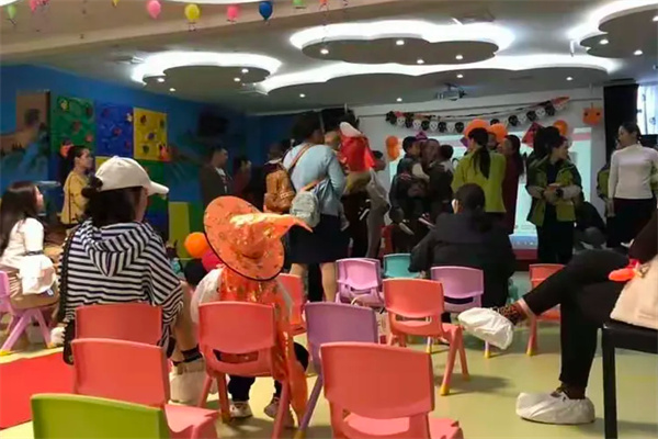 哈哈熊早教加盟